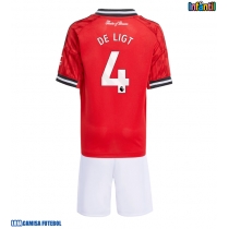 Camisa de Futebol Manchester United Matthijs de Ligt #4 Equipamento Principal Infantil 2025-26 Manga Curta (+ Calças curtas)